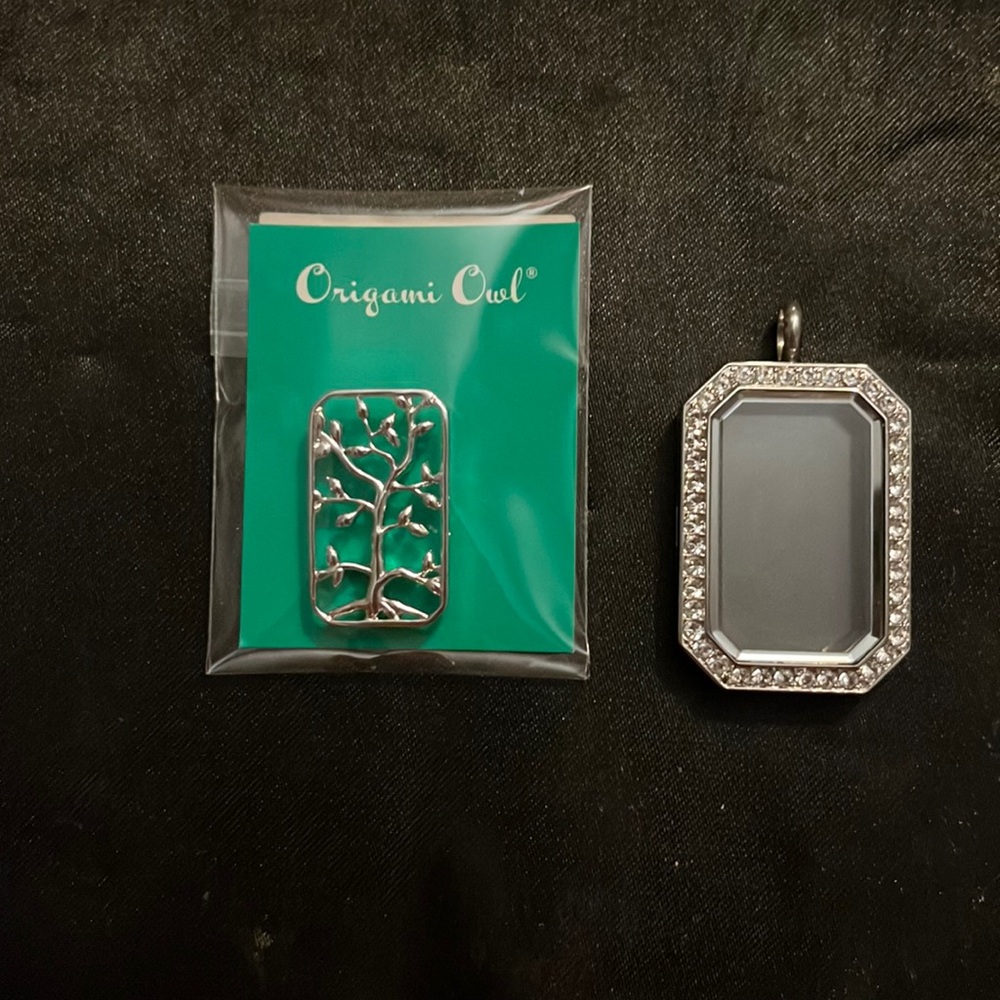 Silver Tree Plate, Silver Rectangle Crystal Locke… - image 1